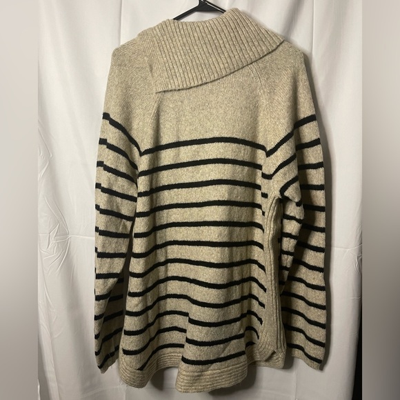 NWT Croft & Barrow 2X cable split button neck sweater. Tan/black. - Picture 5 of 6